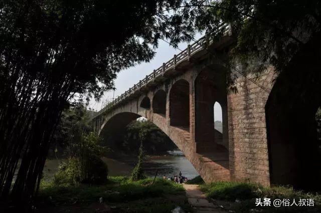 家乡的桥作文600字初中说明文衡阳，家乡的桥作文600字初中江苏常州！